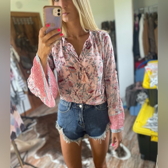 Boho bell sleeve blouse - Picture 3 of 5